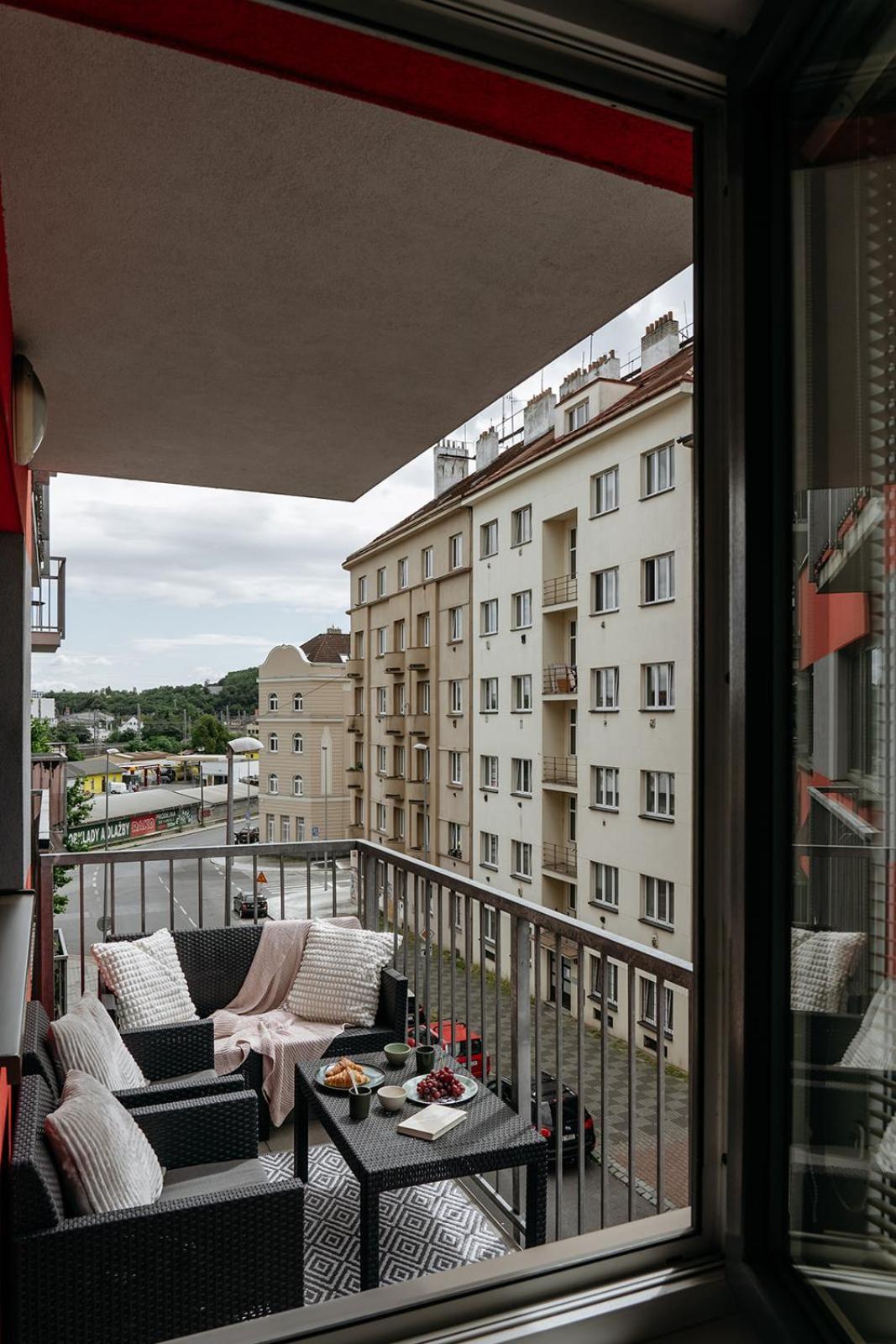 Prague Days - Bright Apartment - Balcony - Private Parking Eksteriør bilde